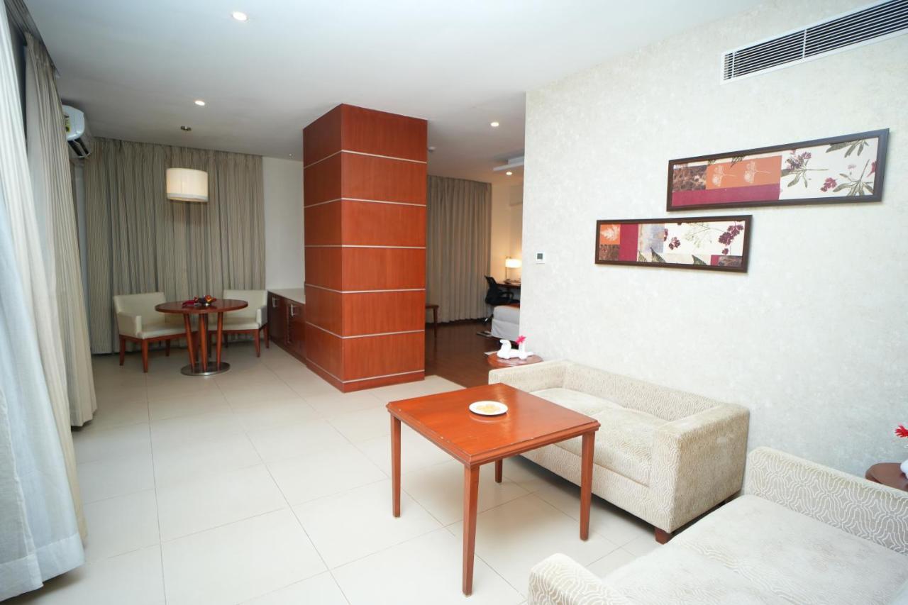 The Altruist Business Hotel Hitech Χιντεραμπάντ Εξωτερικό φωτογραφία