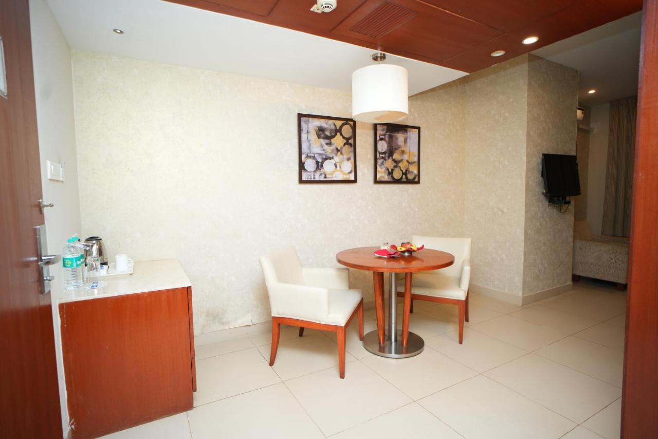 The Altruist Business Hotel Hitech Χιντεραμπάντ Εξωτερικό φωτογραφία